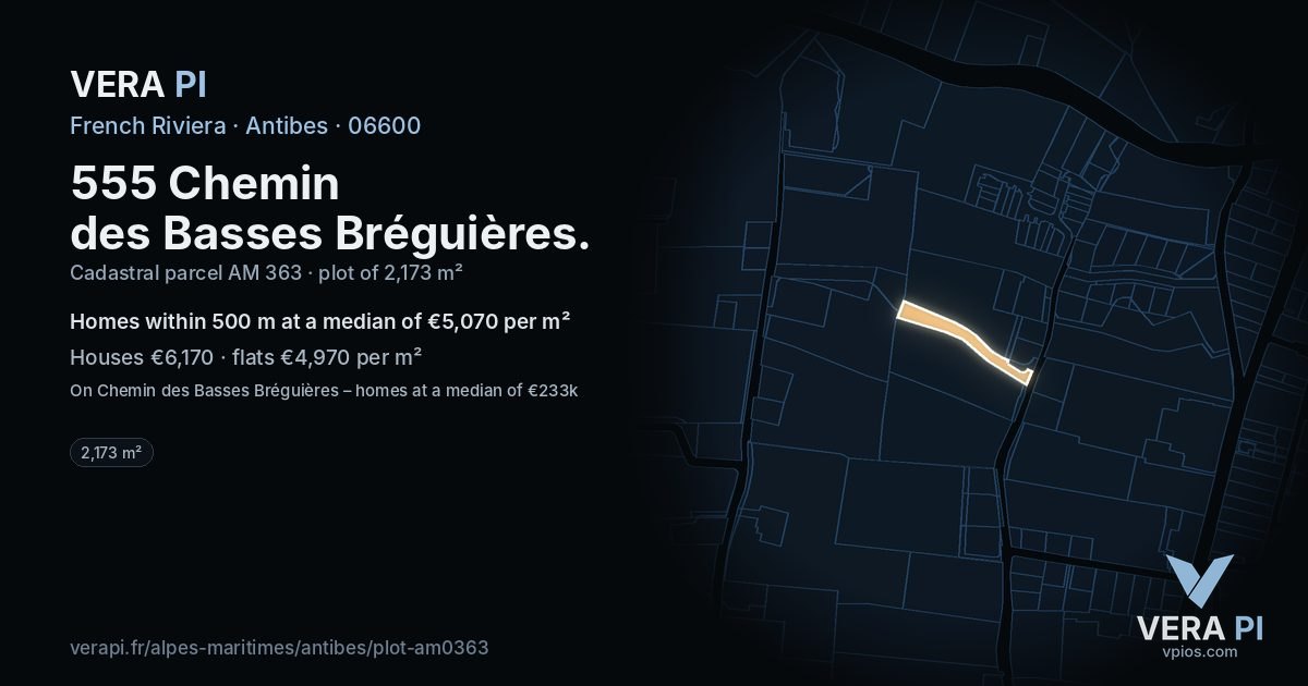 555 Chemin des Basses Bréguières, Antibes at night – the plot lit, the parcels around coloured by the prices near them