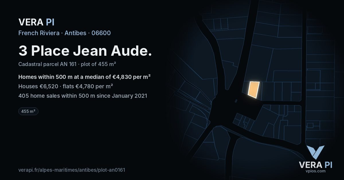 3 Place Jean Aude, Antibes at night – the plot lit, the parcels around coloured by the prices near them