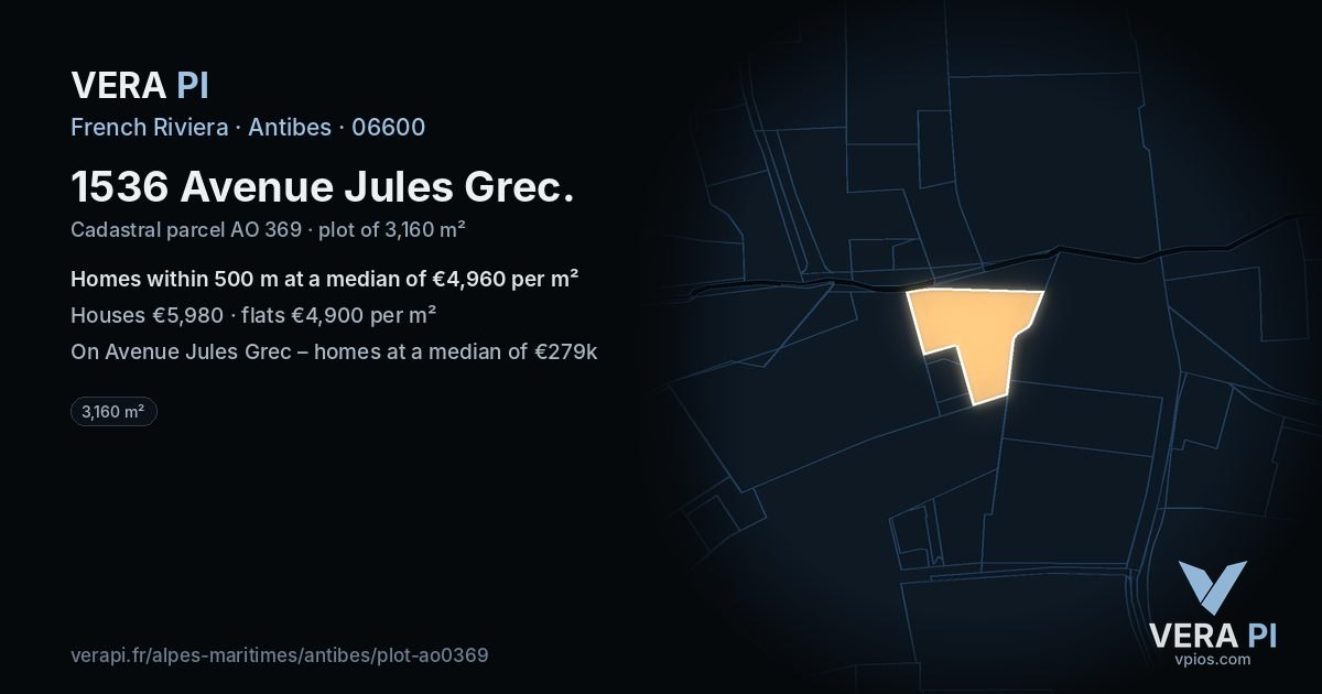 1536 Avenue Jules Grec, Antibes at night – the plot lit, the parcels around coloured by the prices near them