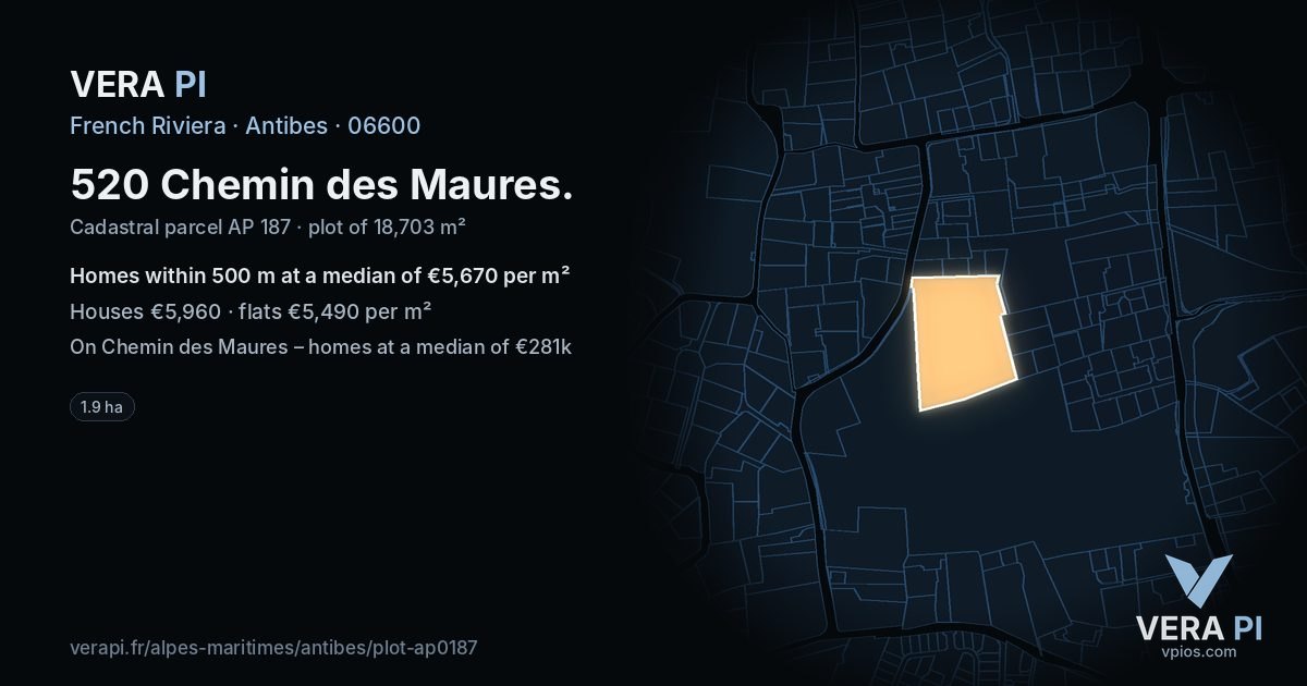 520 Chemin des Maures, Antibes at night – the plot lit, the parcels around coloured by the prices near them