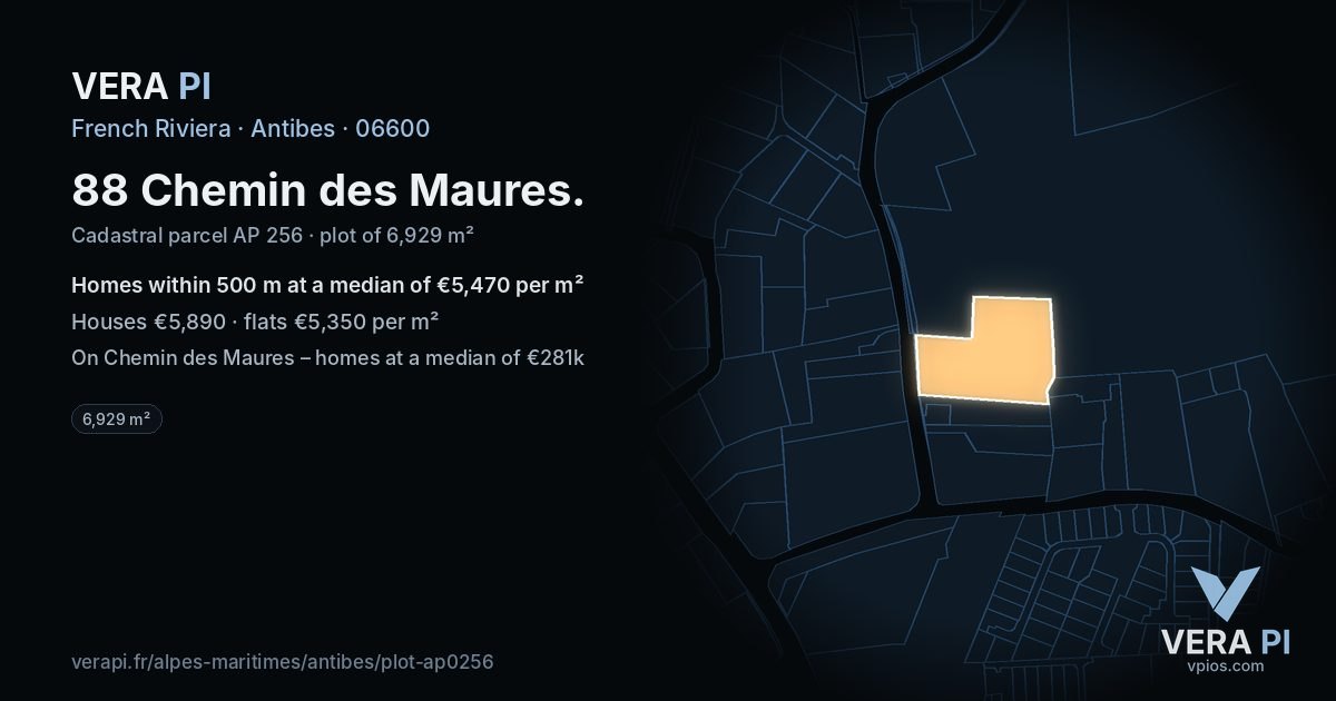 88 Chemin des Maures, Antibes at night – the plot lit, the parcels around coloured by the prices near them