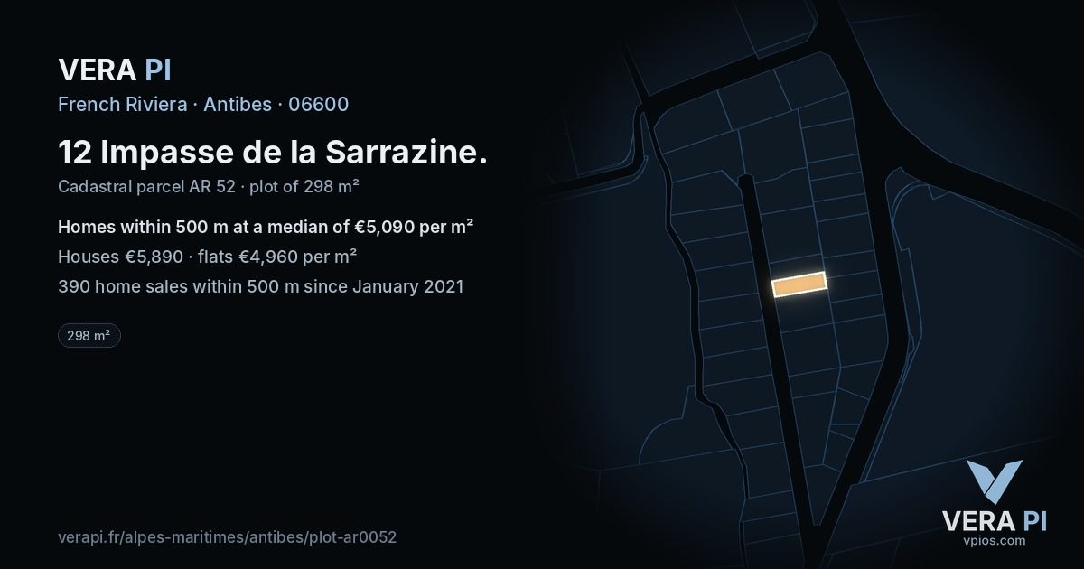 12 Impasse de la Sarrazine, Antibes at night – the plot lit, the parcels around coloured by the prices near them