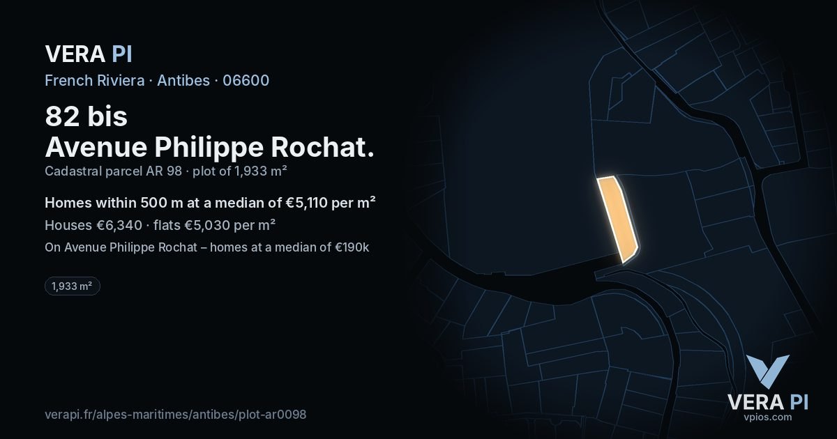 82 bis Avenue Philippe Rochat, Antibes at night – the plot lit, the parcels around coloured by the prices near them