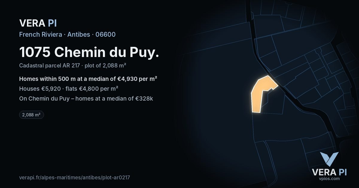 1075 Chemin du Puy, Antibes at night – the plot lit, the parcels around coloured by the prices near them