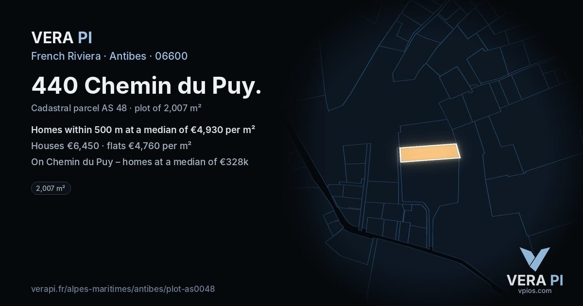 440 Chemin du Puy, Antibes at night – the plot lit, the parcels around coloured by the prices near them