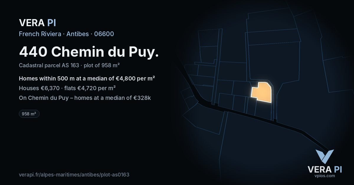 440 Chemin du Puy, Antibes at night – the plot lit, the parcels around coloured by the prices near them