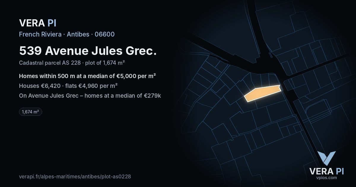 539 Avenue Jules Grec, Antibes at night – the plot lit, the parcels around coloured by the prices near them