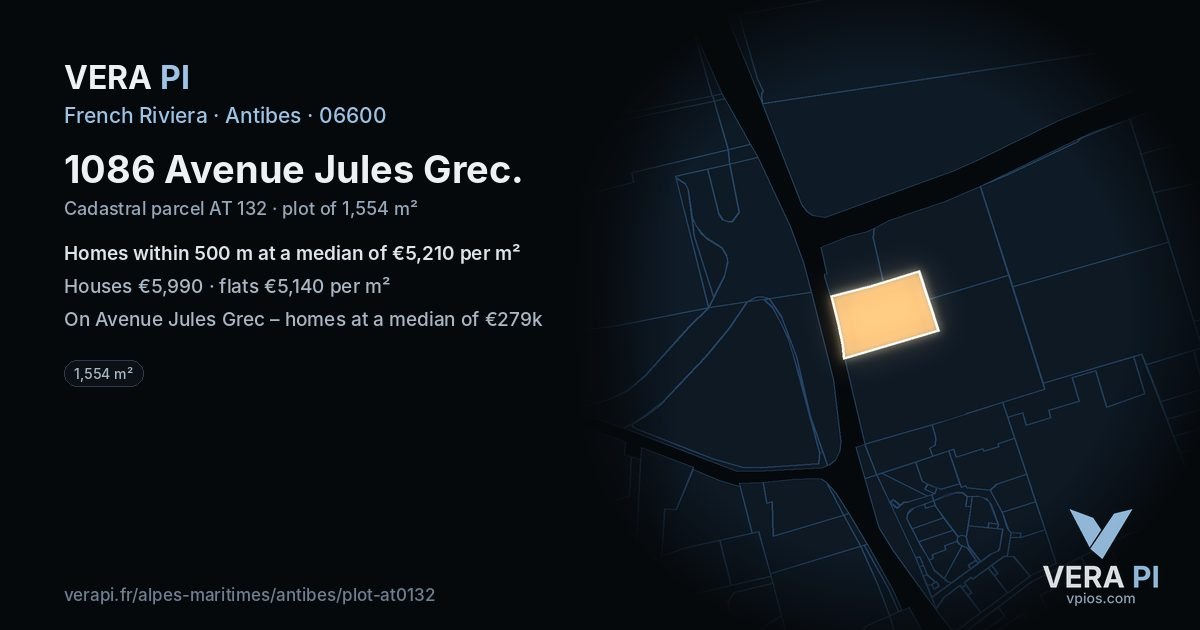 1086 Avenue Jules Grec, Antibes at night – the plot lit, the parcels around coloured by the prices near them