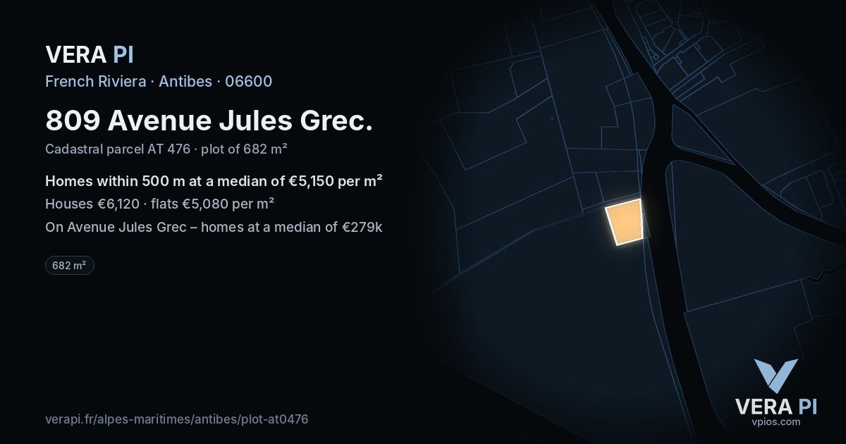 809 Avenue Jules Grec, Antibes at night – the plot lit, the parcels around coloured by the prices near them