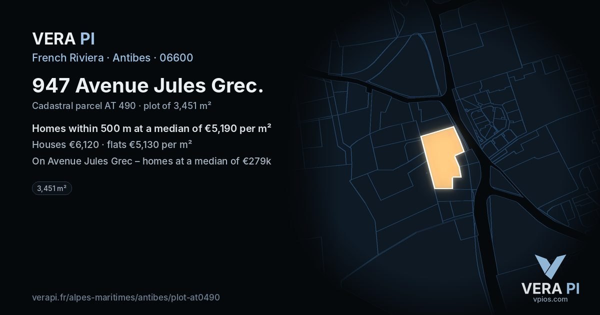 947 Avenue Jules Grec, Antibes at night – the plot lit, the parcels around coloured by the prices near them