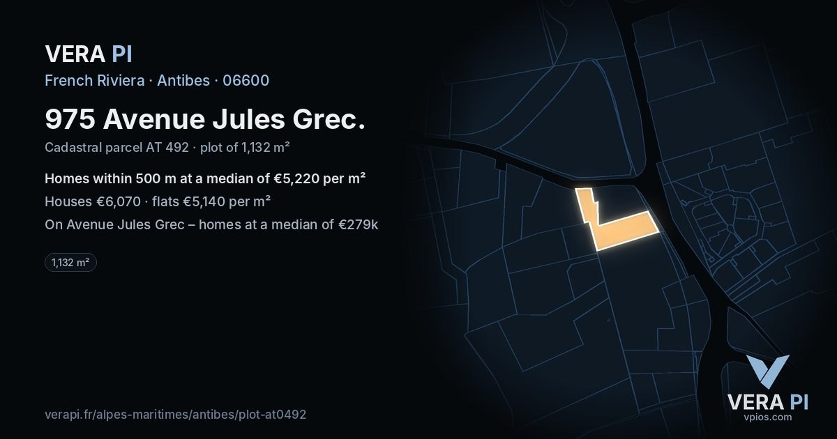 975 Avenue Jules Grec, Antibes at night – the plot lit, the parcels around coloured by the prices near them