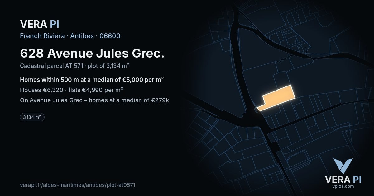 628 Avenue Jules Grec, Antibes at night – the plot lit, the parcels around coloured by the prices near them