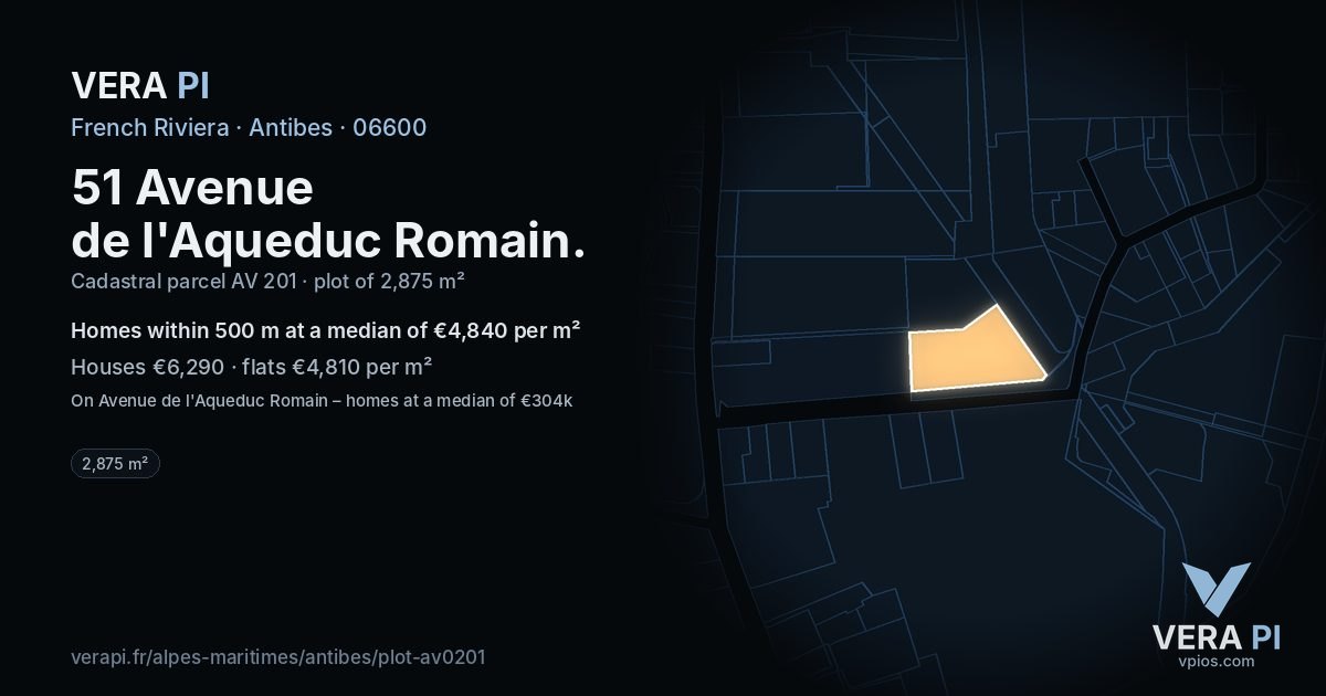 51 Avenue de l'Aqueduc Romain, Antibes at night – the plot lit, the parcels around coloured by the prices near them