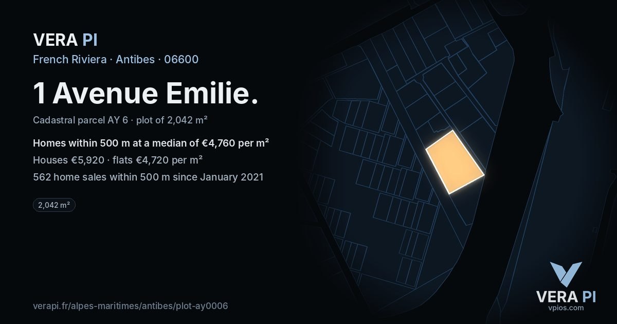 1 Avenue Emilie, Antibes at night – the plot lit, the parcels around coloured by the prices near them