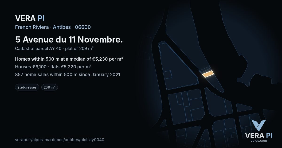 5 Avenue du 11 Novembre, Antibes at night – the plot lit, the parcels around coloured by the prices near them