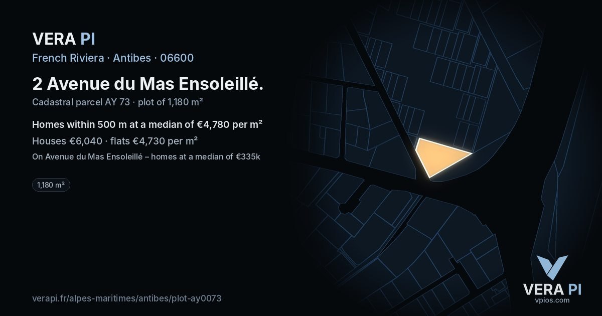 2 Avenue du Mas Ensoleillé, Antibes at night – the plot lit, the parcels around coloured by the prices near them