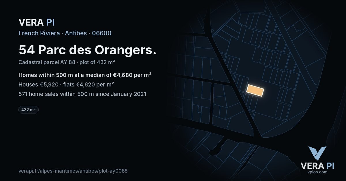 54 Parc des Orangers, Antibes at night – the plot lit, the parcels around coloured by the prices near them