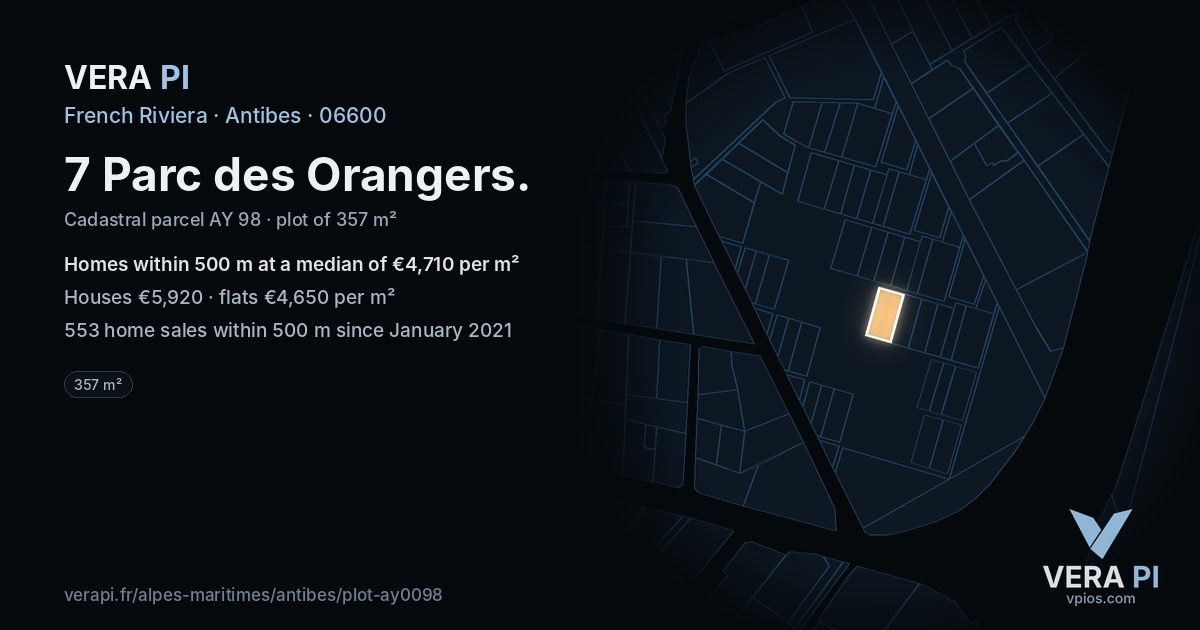 7 Parc des Orangers, Antibes at night – the plot lit, the parcels around coloured by the prices near them