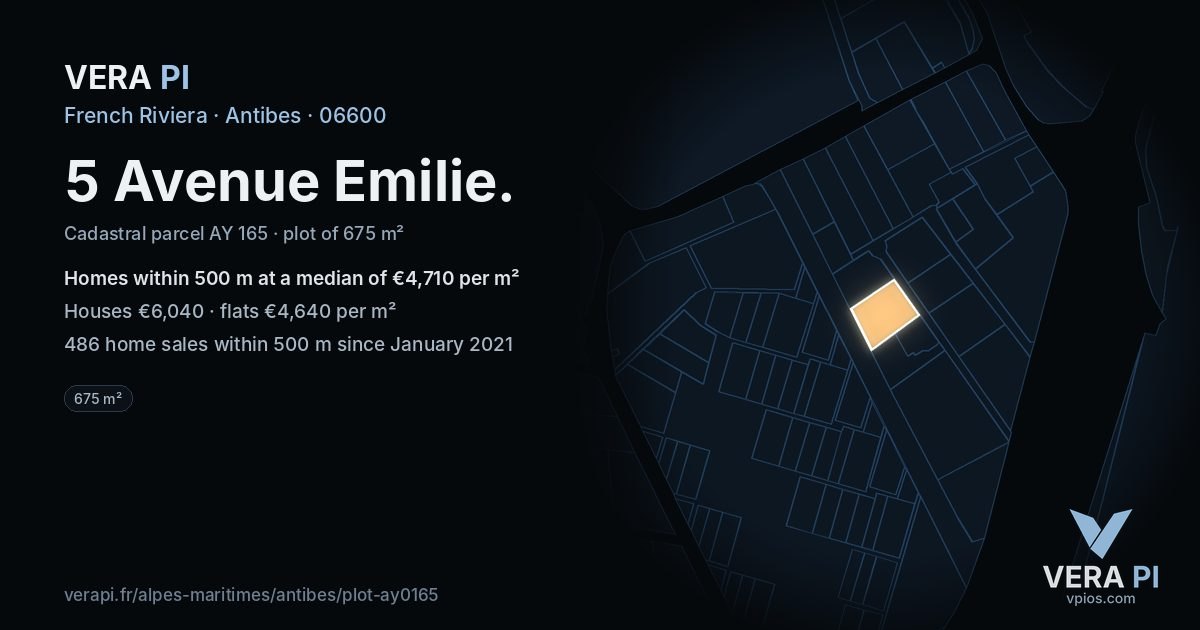 5 Avenue Emilie, Antibes at night – the plot lit, the parcels around coloured by the prices near them
