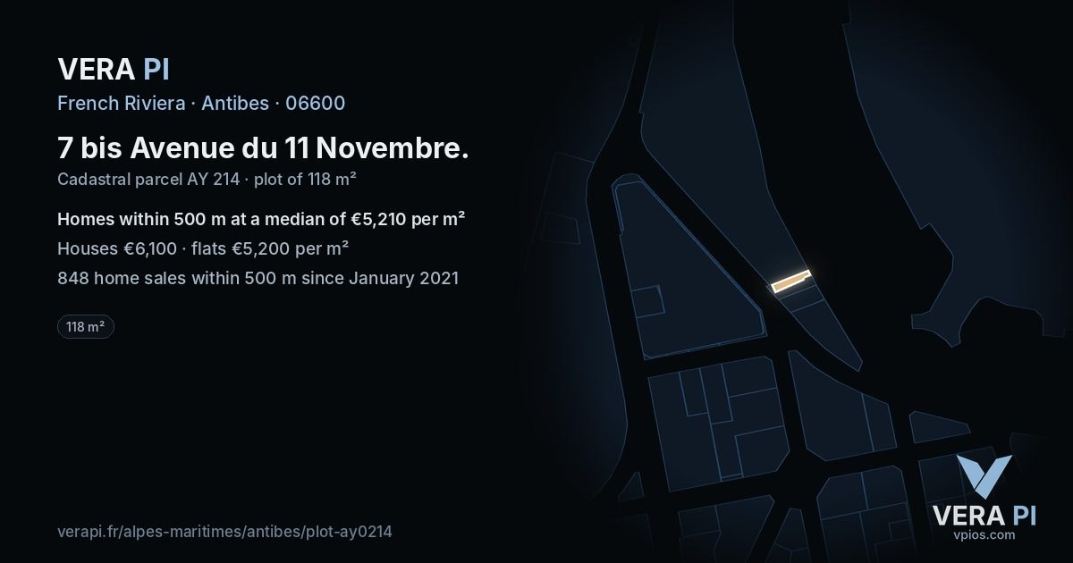 7 bis Avenue du 11 Novembre, Antibes at night – the plot lit, the parcels around coloured by the prices near them