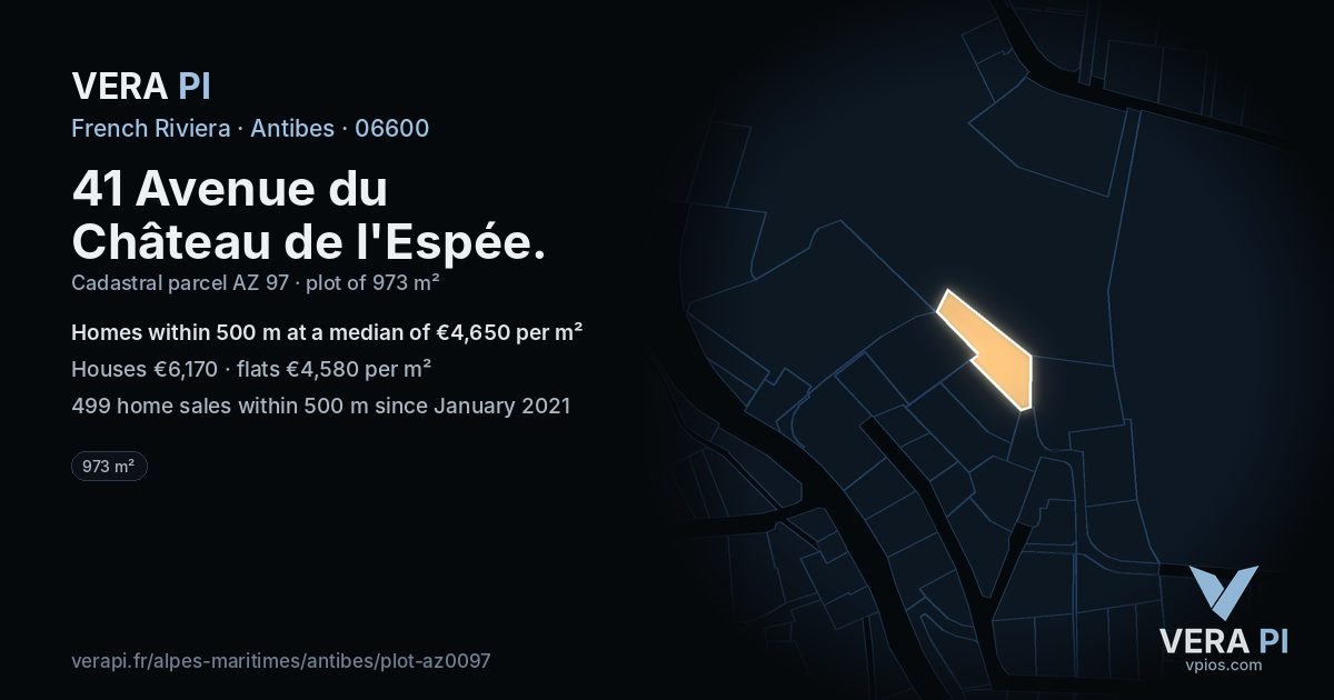 41 Avenue du Château de l'Espée, Antibes at night – the plot lit, the parcels around coloured by the prices near them