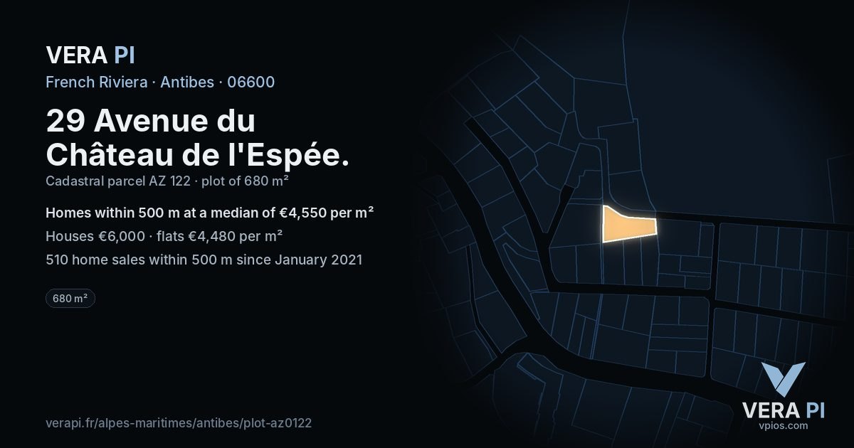 29 Avenue du Château de l'Espée, Antibes at night – the plot lit, the parcels around coloured by the prices near them