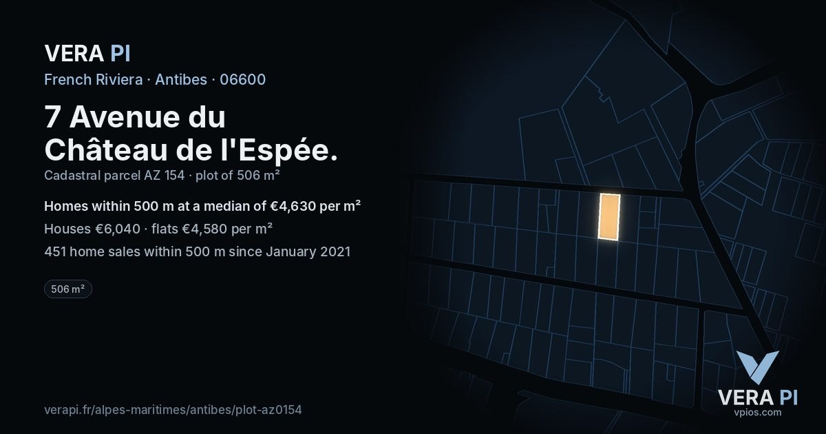 7 Avenue du Château de l'Espée, Antibes at night – the plot lit, the parcels around coloured by the prices near them