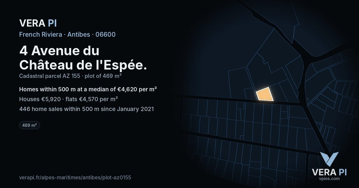 4 Avenue du Château de l'Espée, Antibes at night – the plot lit, the parcels around coloured by the prices near them