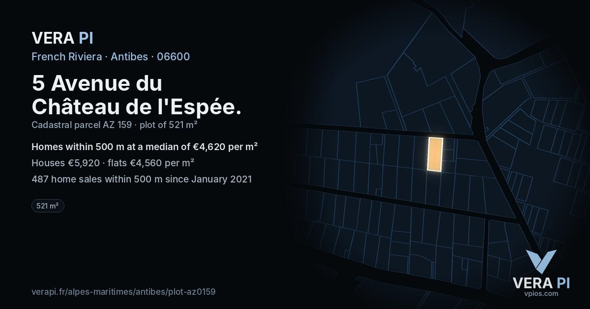 5 Avenue du Château de l'Espée, Antibes at night – the plot lit, the parcels around coloured by the prices near them