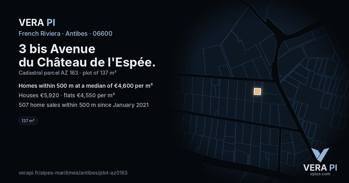 3 bis Avenue du Château de l'Espée, Antibes at night – the plot lit, the parcels around coloured by the prices near them