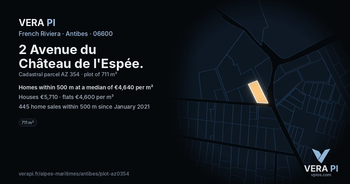 2 Avenue du Château de l'Espée, Antibes at night – the plot lit, the parcels around coloured by the prices near them