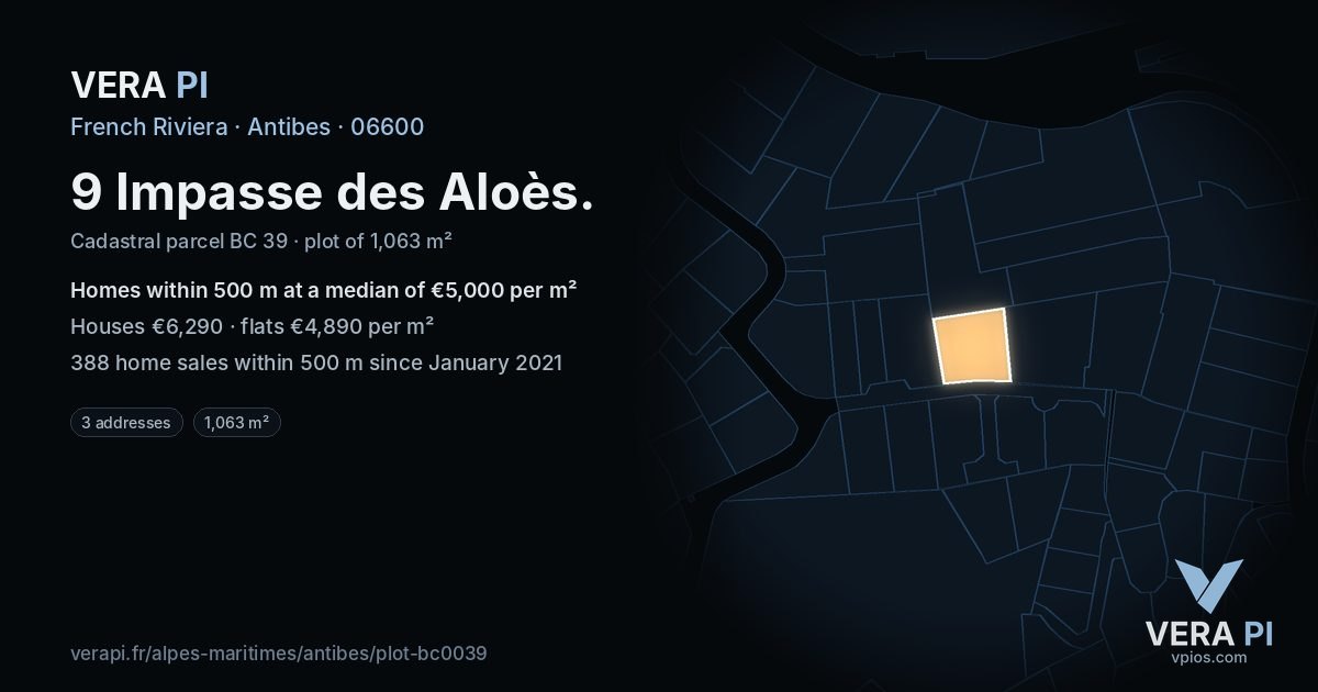 9 Impasse des Aloès, Antibes at night – the plot lit, the parcels around coloured by the prices near them