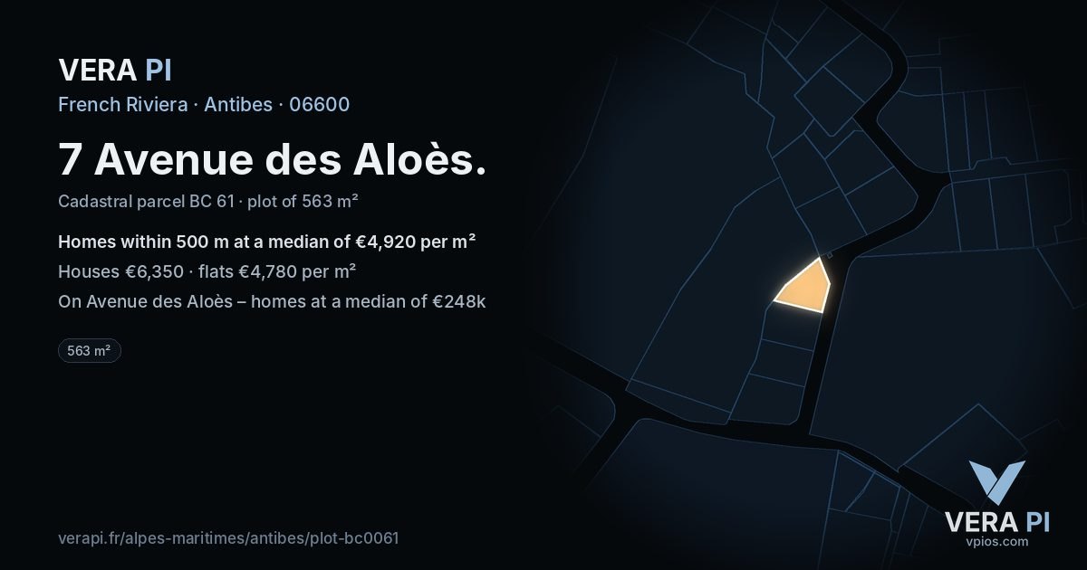 7 Avenue des Aloès, Antibes at night – the plot lit, the parcels around coloured by the prices near them