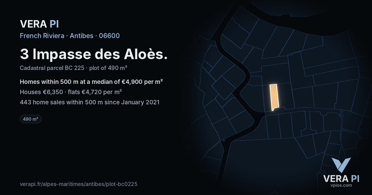 3 Impasse des Aloès, Antibes at night – the plot lit, the parcels around coloured by the prices near them