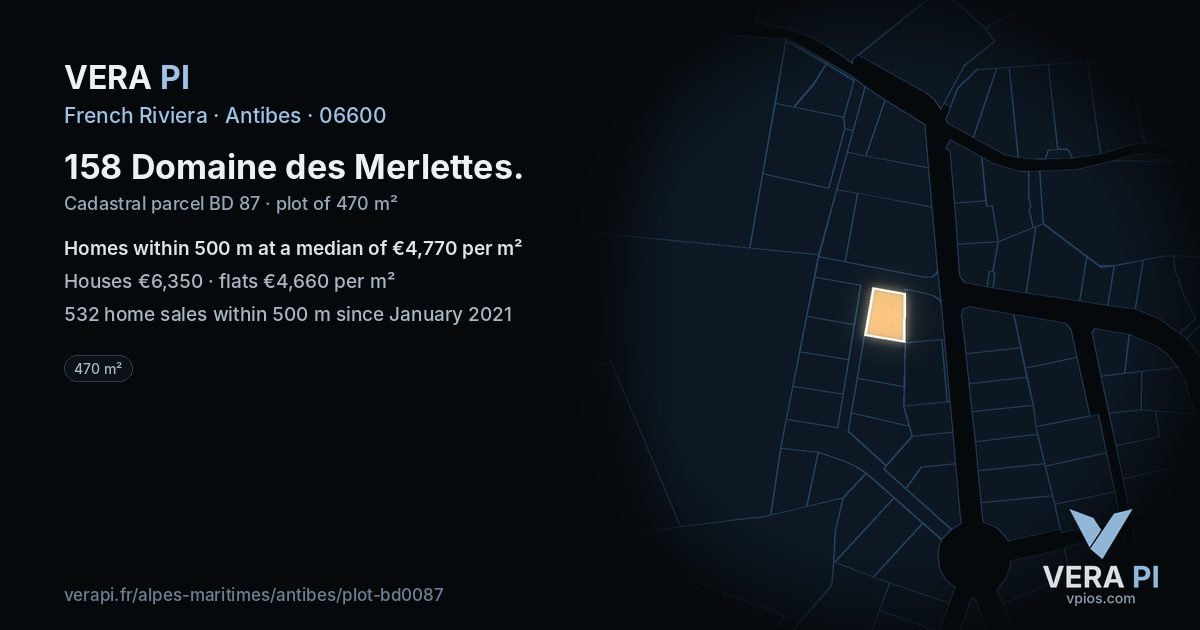 158 Domaine des Merlettes, Antibes at night – the plot lit, the parcels around coloured by the prices near them