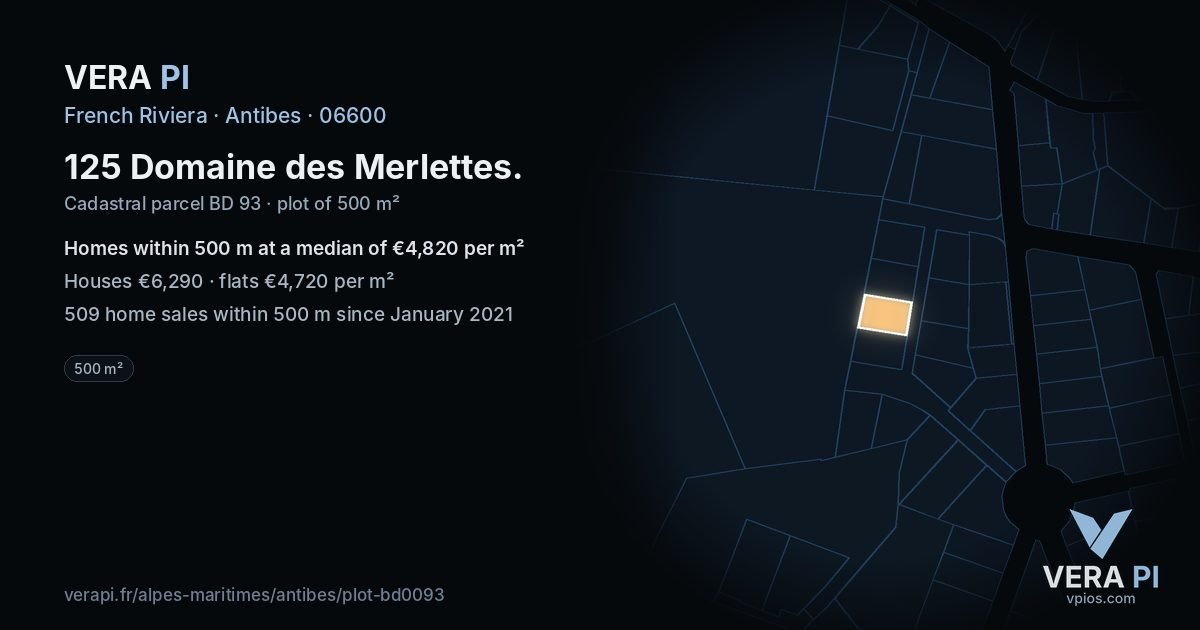 125 Domaine des Merlettes, Antibes at night – the plot lit, the parcels around coloured by the prices near them