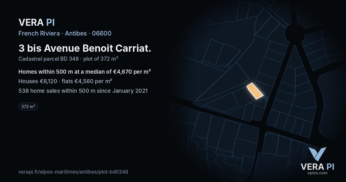 3 bis Avenue Benoit Carriat, Antibes at night – the plot lit, the parcels around coloured by the prices near them
