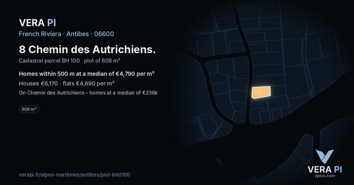 8 Chemin des Autrichiens, Antibes at night – the plot lit, the parcels around coloured by the prices near them