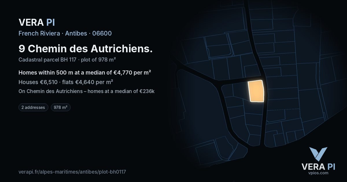 9 Chemin des Autrichiens, Antibes at night – the plot lit, the parcels around coloured by the prices near them