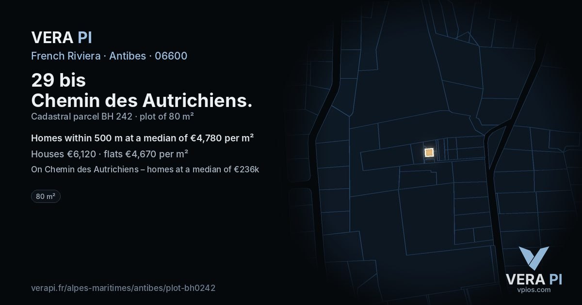 29 bis Chemin des Autrichiens, Antibes at night – the plot lit, the parcels around coloured by the prices near them