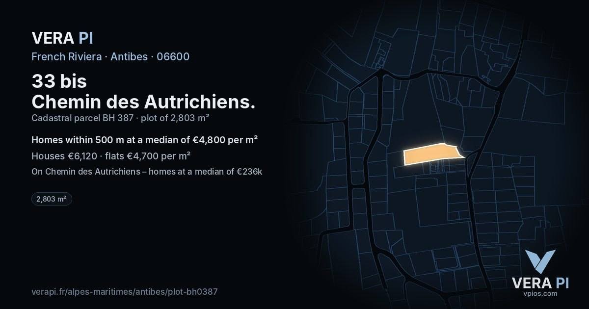 33 bis Chemin des Autrichiens, Antibes at night – the plot lit, the parcels around coloured by the prices near them