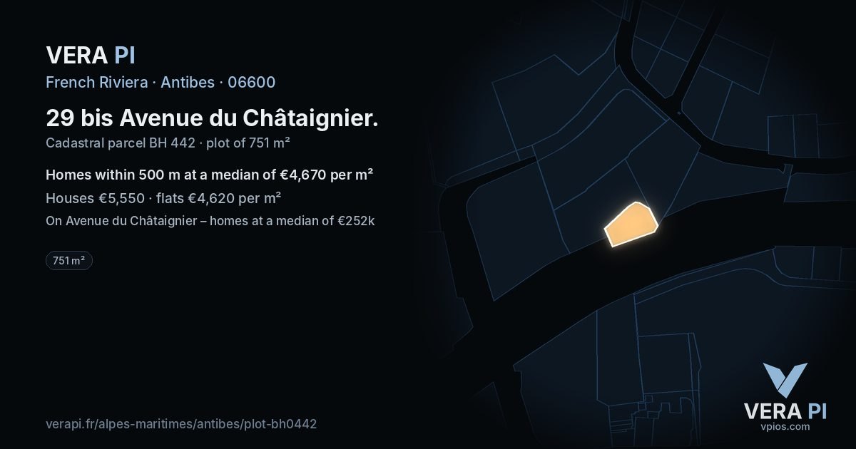 29 bis Avenue du Châtaignier, Antibes at night – the plot lit, the parcels around coloured by the prices near them