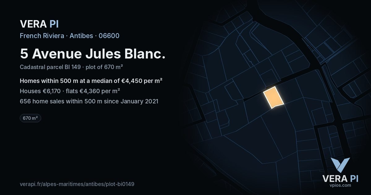 5 Avenue Jules Blanc, Antibes at night – the plot lit, the parcels around coloured by the prices near them