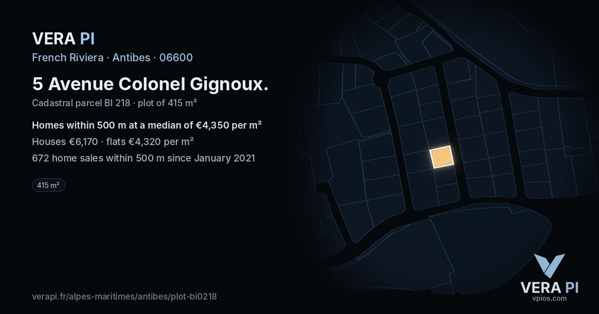 5 Avenue Colonel Gignoux, Antibes at night – the plot lit, the parcels around coloured by the prices near them