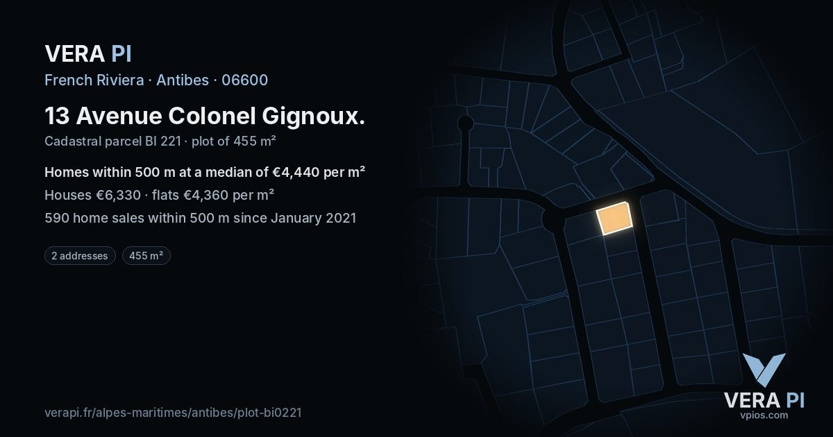 13 Avenue Colonel Gignoux, Antibes at night – the plot lit, the parcels around coloured by the prices near them