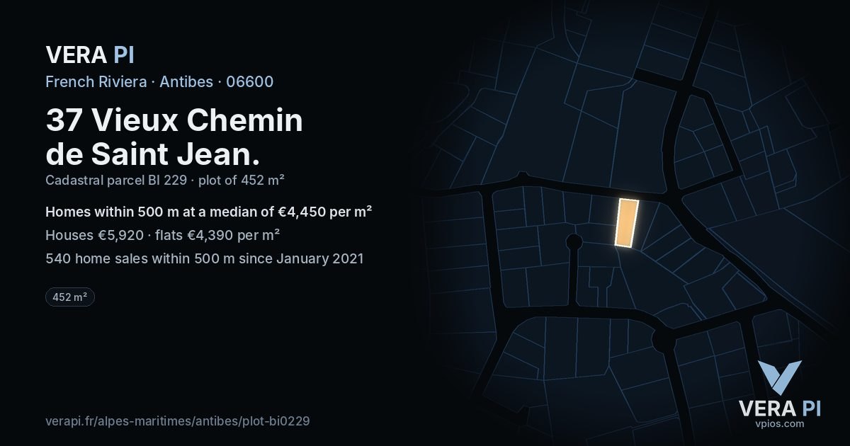 37 Vieux Chemin de Saint Jean, Antibes at night – the plot lit, the parcels around coloured by the prices near them