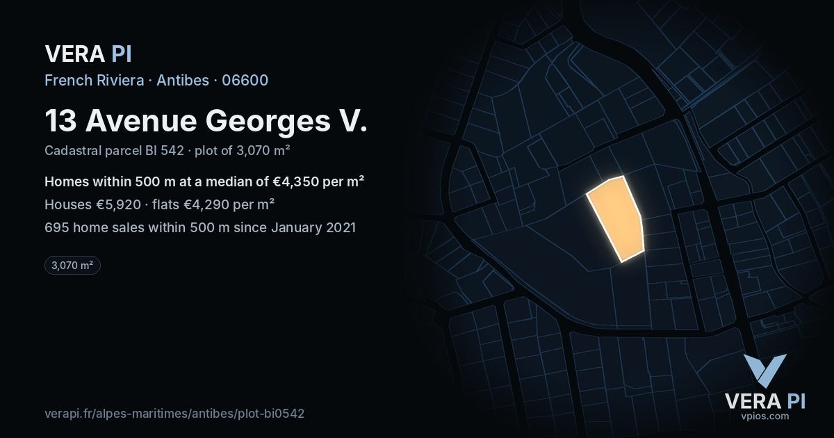 13 Avenue Georges V, Antibes at night – the plot lit, the parcels around coloured by the prices near them