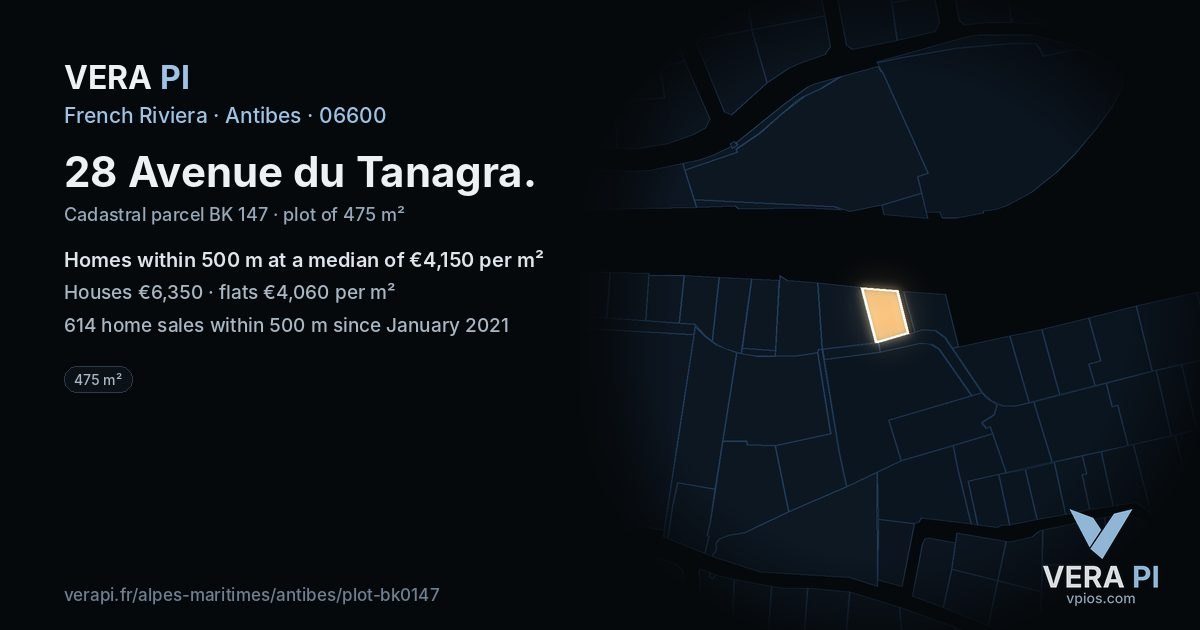 28 Avenue du Tanagra, Antibes at night – the plot lit, the parcels around coloured by the prices near them