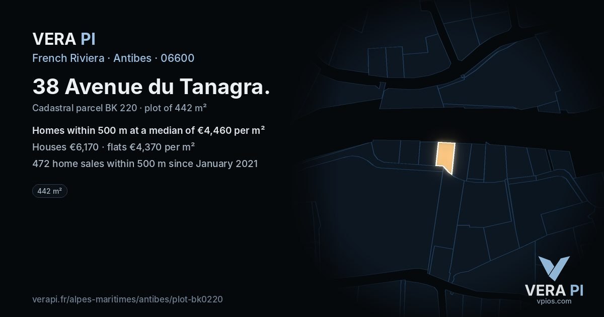 38 Avenue du Tanagra, Antibes at night – the plot lit, the parcels around coloured by the prices near them