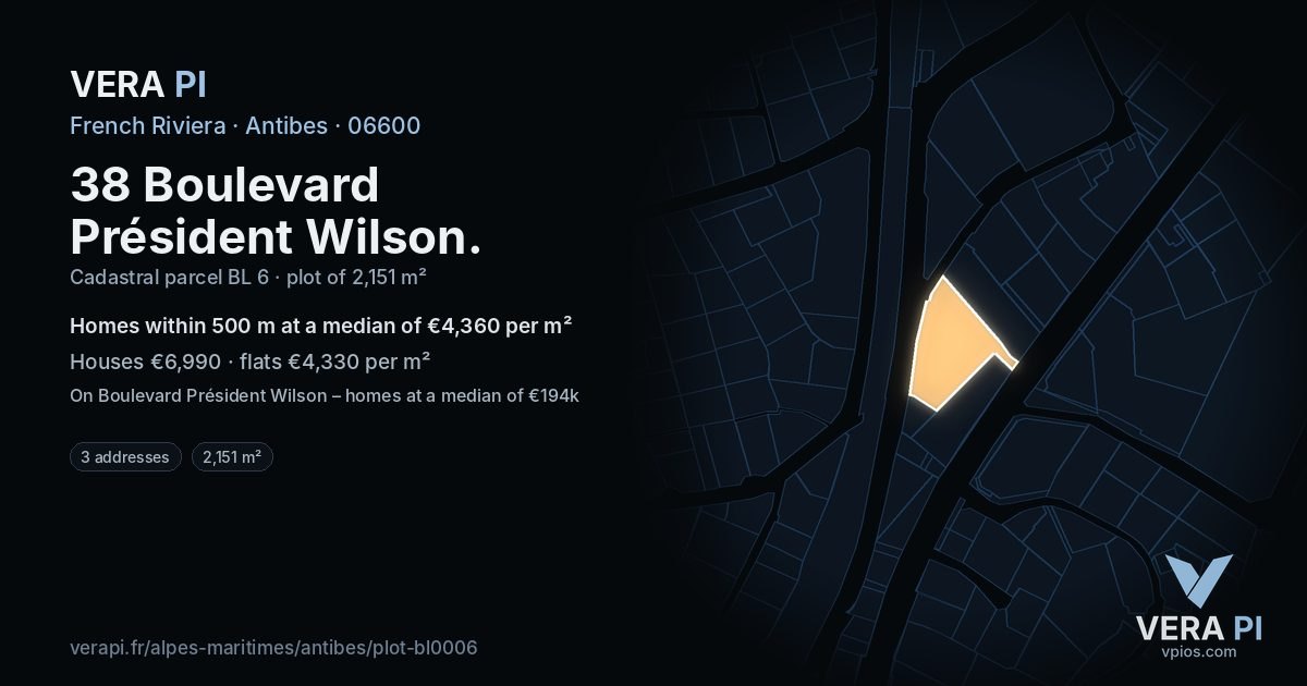 38 Boulevard Président Wilson, Antibes at night – the plot lit, the parcels around coloured by the prices near them